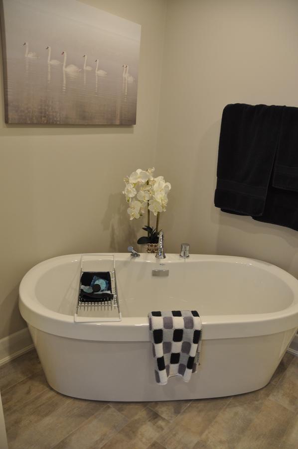 Mapleridge Boutique * Niagara Falls